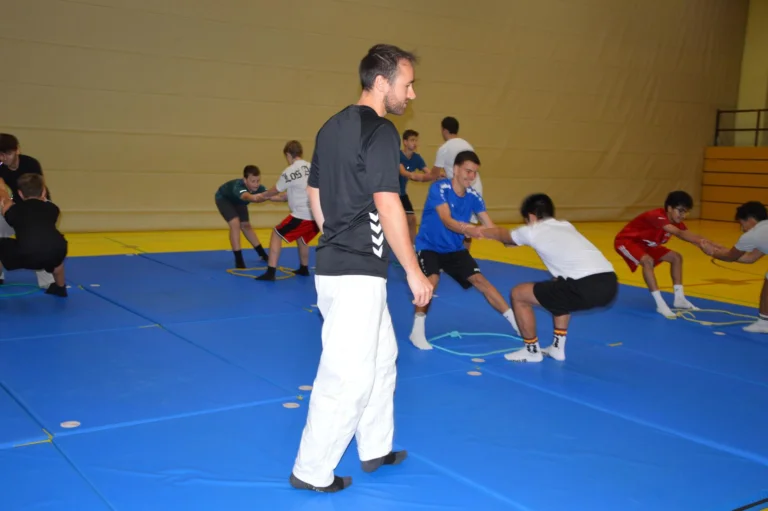 Judo-Workshop auf den Matten in der Sporthalle beim Präventionstag 2026