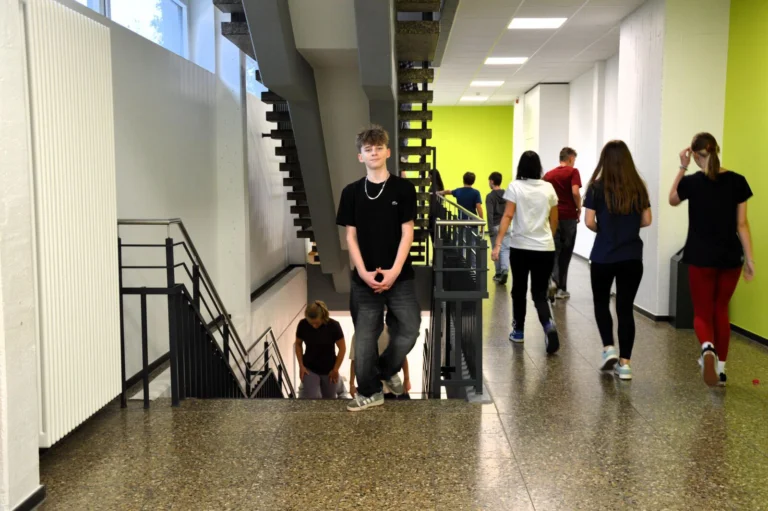 Unterwegs im Schulhaus zwischen den Workshops beim Präventionstag 2026