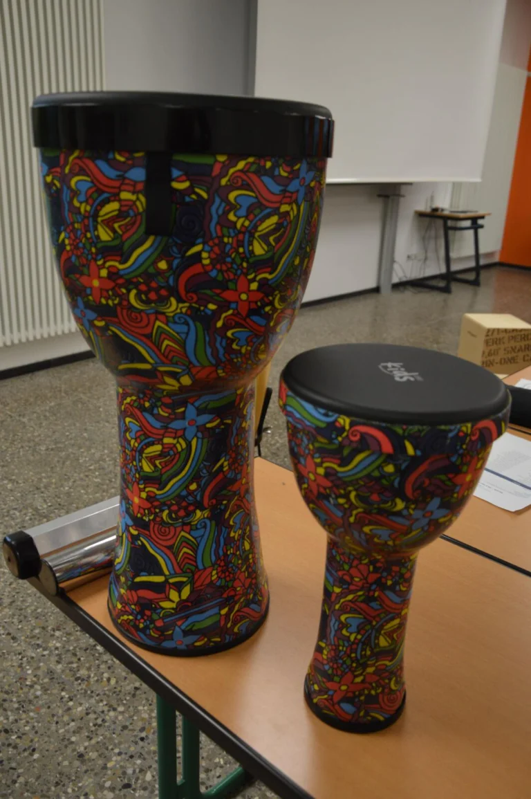 Musikworkshop mit Trommeln und Cajons beim Präventionstag 2026