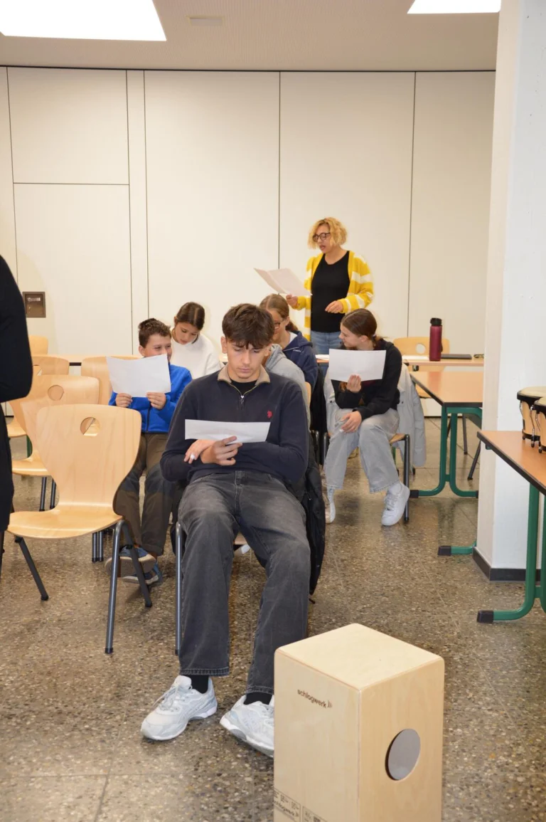 Musikworkshop mit Trommeln und Cajons beim Präventionstag 2026